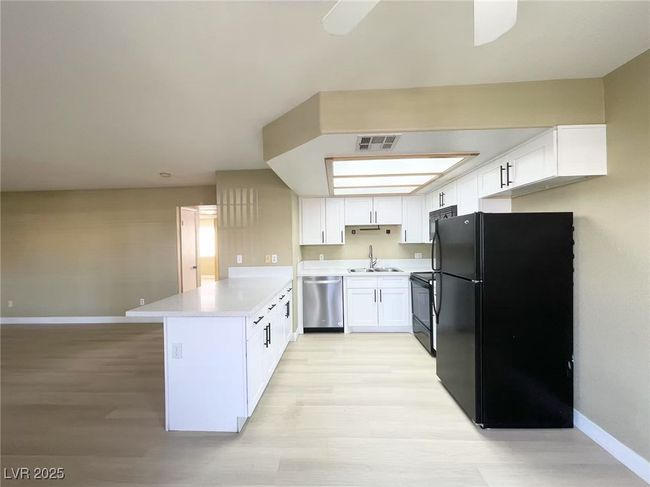 UNIT-1003 - 8410 Eldora Ave, Condo with 2 bedrooms, 2 bathrooms and null parking in Las Vegas NV | Image 7