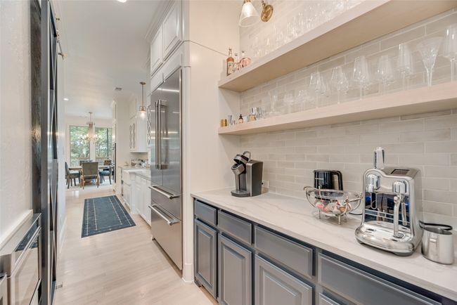 Butler's pantry | Image 15