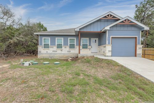1407 Tanglewood Trl, Spring Branch, TX, 78070-6489 | Card Image