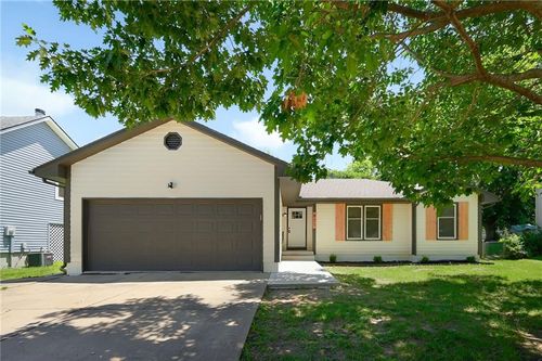 821 Heather Dr, Belton, MO, 64012-4718 | Card Image