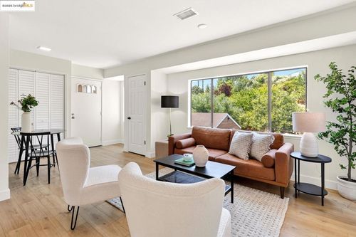0-221 Village Pl, Martinez, CA, 94553-4159 | Card Image