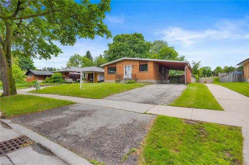 72 Massey Ave, Kitchener, ON, N2C1M3 | Card Image