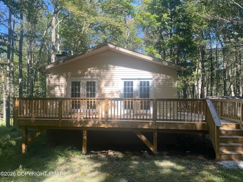 1047 Maple Dr, Pocono Lake, PA, 18347-8252 | Card Image