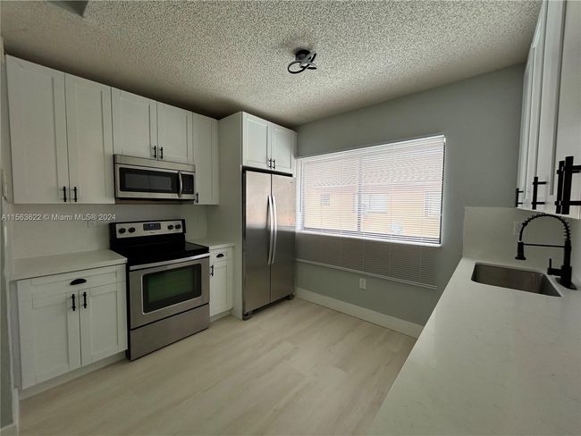 24 - 6375 W 27 Th Way, Condo with 2 bedrooms, 2 bathrooms and null parking in Hialeah FL | Image 4