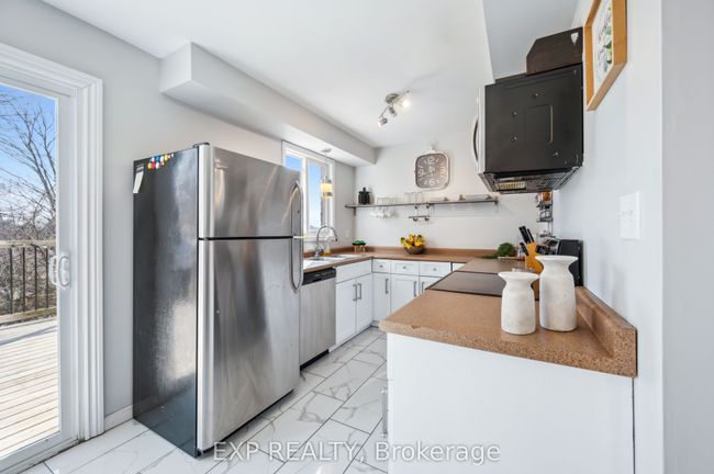 116 Dinison Cres, House attached with 3 bedrooms, 2 bathrooms and 3 parking in Kitchener ON | Image 10