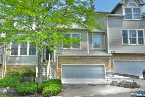 3 Skyview Dr, North Haledon, NJ, 07508-3142 | Card Image