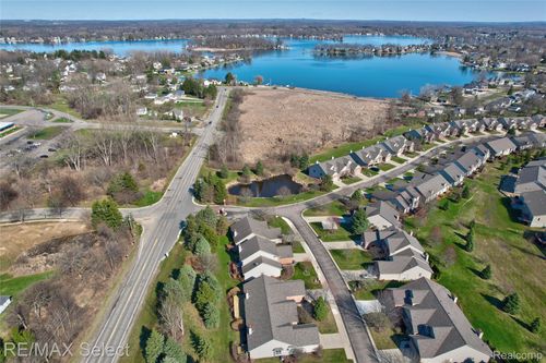 3-13024 Harbor Landings Dr, Fenton, MI, 48430-8899 | Card Image