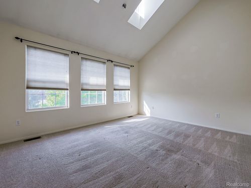 642 Lydia Ln, Pontiac, MI, 48341-1078 | Card Image