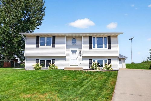 1910 3rd Ave Ne, Stewartville, MN, 55976-1081 | Card Image