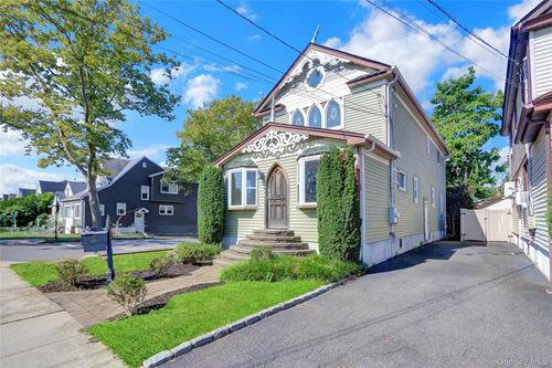 89 Rolling St, Lynbrook, NY, 11563-1816 | Card Image