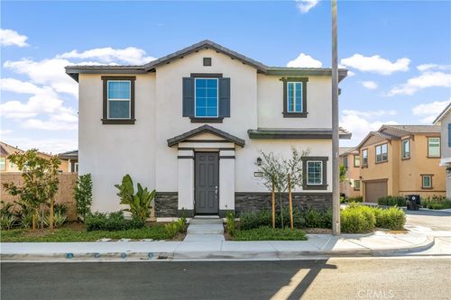 2498 Gunner Ridge Way, Rialto, CA, 92377-4005 | Card Image