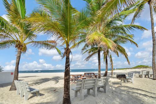 7 Sunset Ln, Pompano Beach, FL, 33062-7344 | Card Image