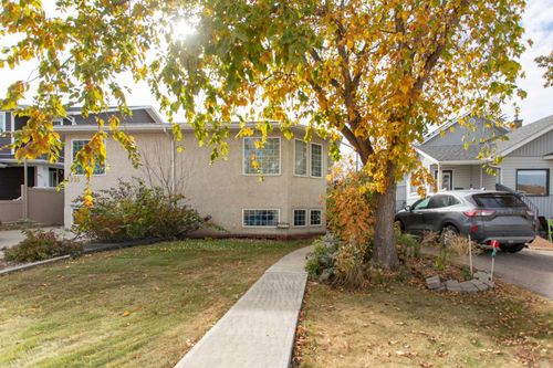 4727 49a Ave, Lacombe, AB, T4L1N4 | Card Image