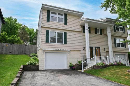 213 Mcdivitt Ln, Milwaukee, WI, 53149 | Card Image