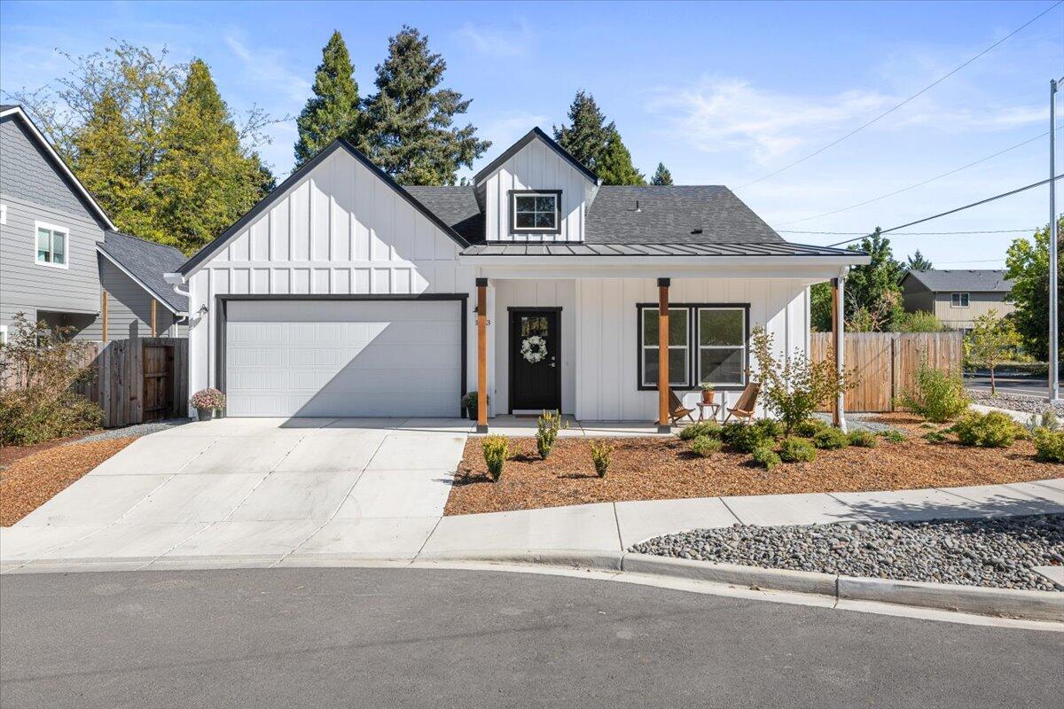 Dulcimer Ln, Medford, OR 97501