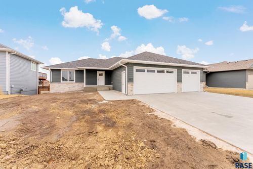 6629 E 49th St Street, Sioux Falls, SD, 57110 | Card Image