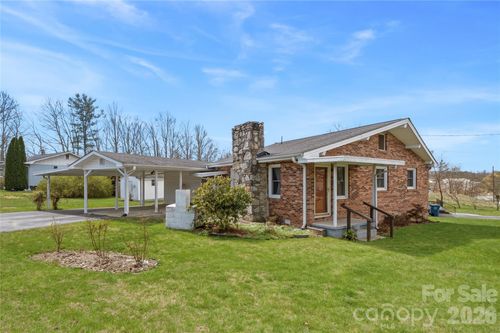 429 Jack St, Hendersonville, NC, 28792-2959 | Card Image