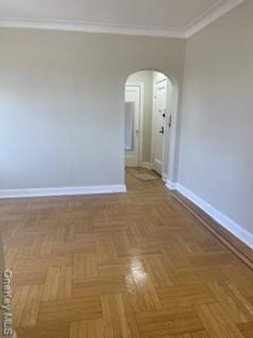 apt-6m-83-44 Lefferts Blvd, Kew Gardens, NY, 11415-2559 | Card Image