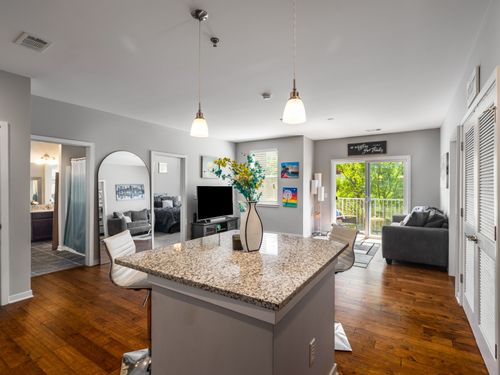 apt-218-1118 Litton Ave, Nashville, TN, 37216-3733 | Card Image