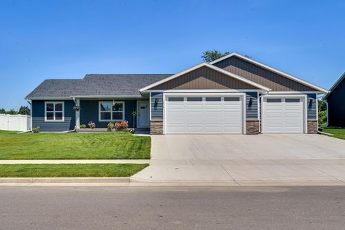 1819 Arches Dr, Holmen, WI, 54636 | Card Image