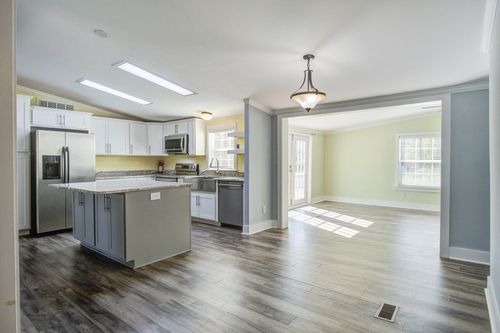 1807 United Dr, Huger, SC, 29450-9573 | Card Image