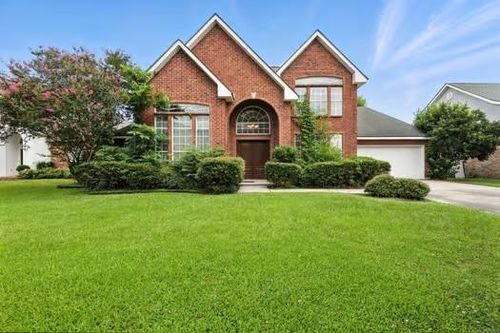 110 Woodchase Dr, Belle Chasse, LA, 70037-2201 | Card Image