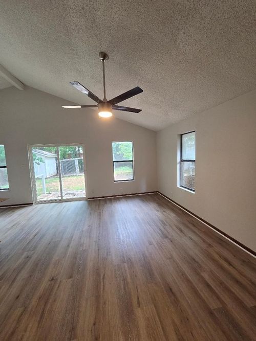 8109 Tinsley Ln, White Settlement, TX, 76108-3131 | Card Image