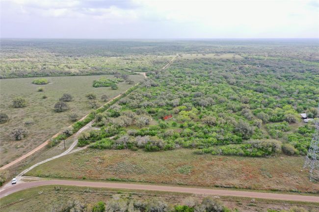 4025 Oil Field Rd, Home with 1 bedrooms, 1 bathrooms and null parking in Goliad TX | Image 5