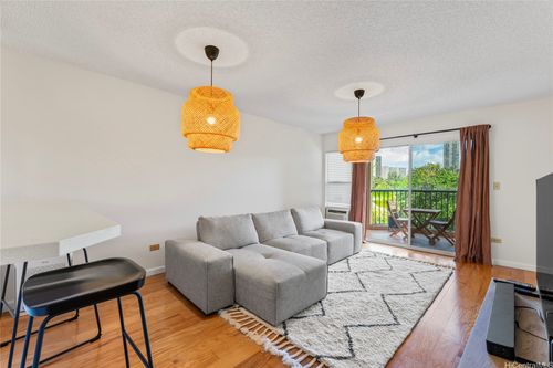 apt-206-3075 Ala Poha Pl, Honolulu, HI, 96818-1680 | Card Image