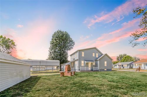812 W Exchange St, Jerseyville, IL, 62052-1463 | Card Image