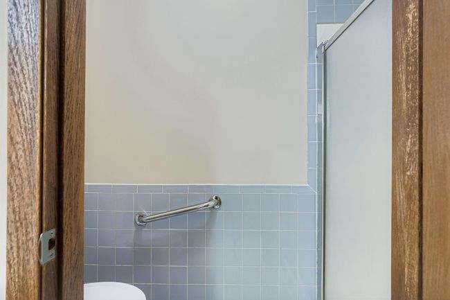 1887 silver bell rd 103 - Web Quality - 017 - 17 Primary Bathroom.jpg | Image 17