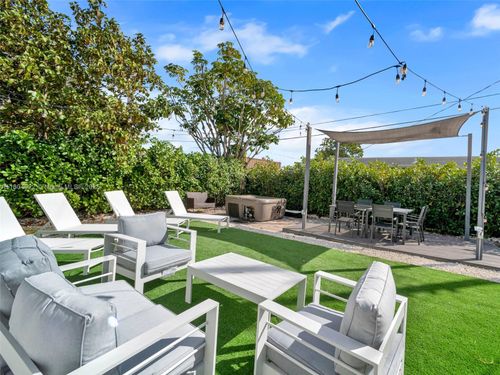 0-421 W Pembroke Rd, Hallandale Beach, FL, 33009-2241 | Card Image