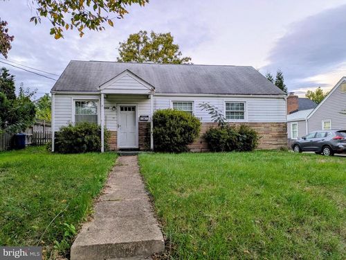 7004 Kenfig Dr, FALLS CHURCH, VA, 22042-3828 | Card Image
