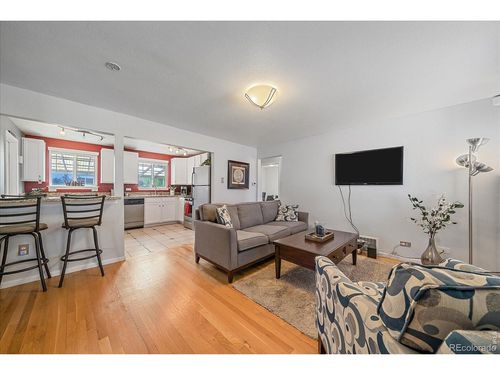 3040 Grape St, Denver, CO, 80207-2734 | Card Image