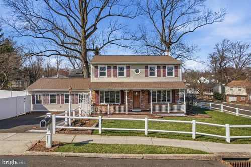 4820 Dara Faith Dr, FEASTERVILLE TREVOSE, PA, 19053-7902 | Card Image