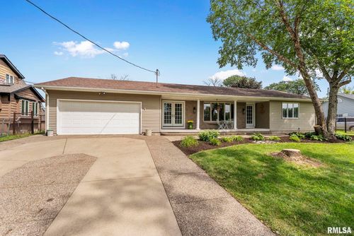 3605 W Harbor Dr, Bettendorf, IA, 52722-5517 | Card Image
