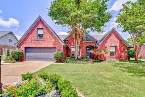 9668 Leeward Slopes Dr, Lakeland, TN, 38002-8192 | Card Image