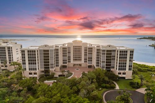 831-5000 Royal Marco Way, MARCO ISLAND, FL, 34145-7803 | Card Image