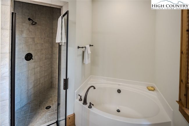 Tub & Shower | Image 14
