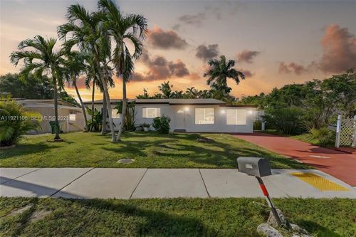 a-4917 Sw 43rd Ter, Fort Lauderdale, FL, 33314-5617 | Card Image