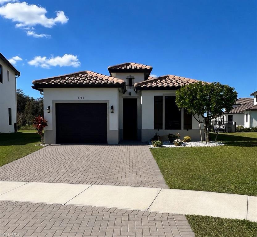 Residential in AVE MARIA