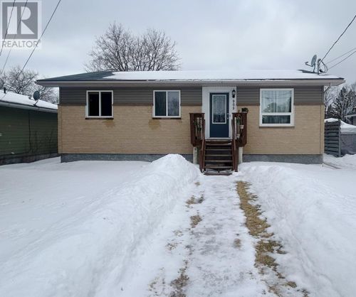 909 Christie Ave N, Fort Frances, ON, P9A2G4 | Card Image