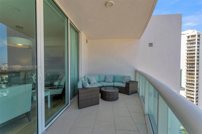 APT-2011 - 19400 Turnberry Way, Condo with 3 bedrooms, 3 bathrooms and null parking in Aventura FL | Image 38