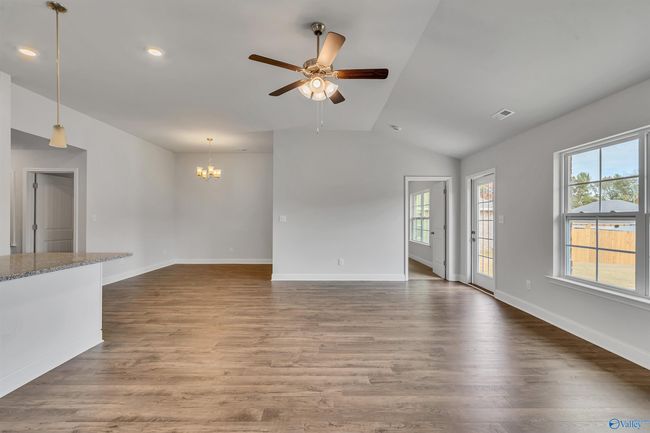 6105 Eagle Point Cir Se, House other with 3 bedrooms, 2 bathrooms and null parking in Owens Cross Roads AL | Image 8