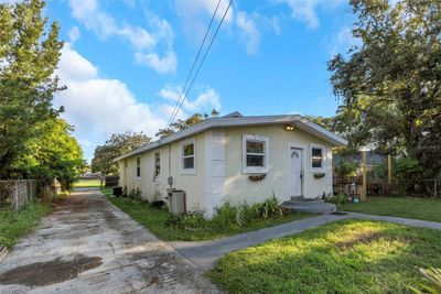 906 Jurgens Street, House other with 3 bedrooms, 1 bathrooms and null parking in Clearwater FL | Image 2