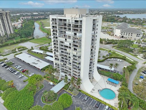 401-2400 Presidential Way, West Palm Beach, FL, 33401 | Card Image