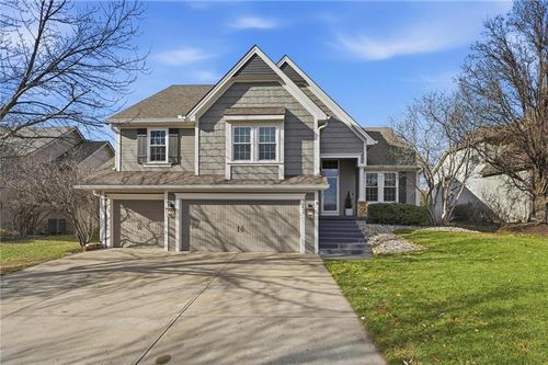 8912 Bales Ave, Kansas City, MO, 64156-8923 | Card Image