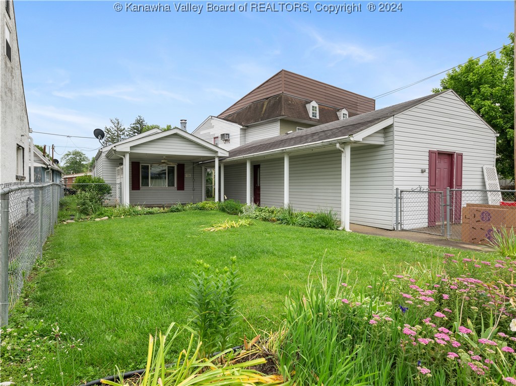 16th St, Dunbar, WV 25064
