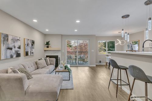 e-206-15210 Macadam Rd S, Tukwila, WA, 98188-5774 | Card Image