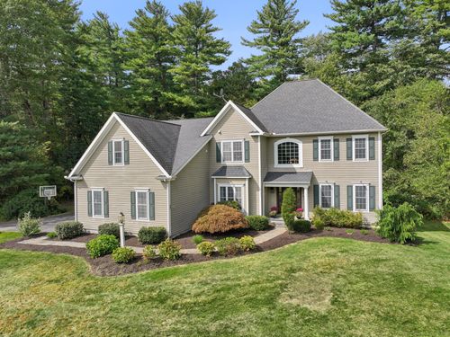 247 Old Farms Rd, Simsbury, CT, 06070-1010 | Card Image